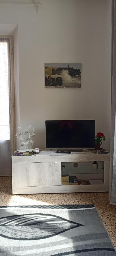 Casa Ilanfra - Appartamenti Gabbiano, Farfalla E Stella Marina Piombino Bagian luar foto